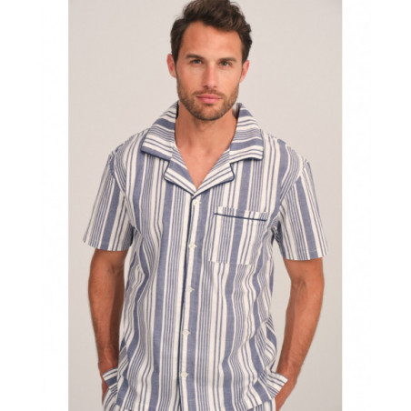 Pijama hombre rayado en azul y blanco con cuello abierto